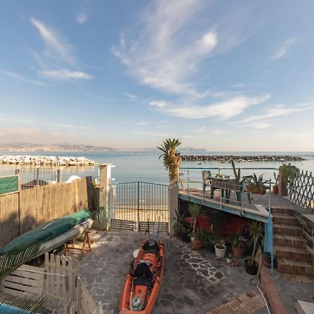 Marevestrum - Incantevole Casa Con Accesso Diretto In Spiaggia Bacoli Exterior foto